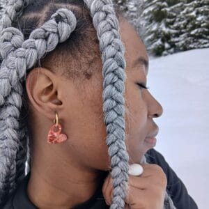 20260316_112318(1) Les Clarisses — Boucles d’oreilles cœur vibrant