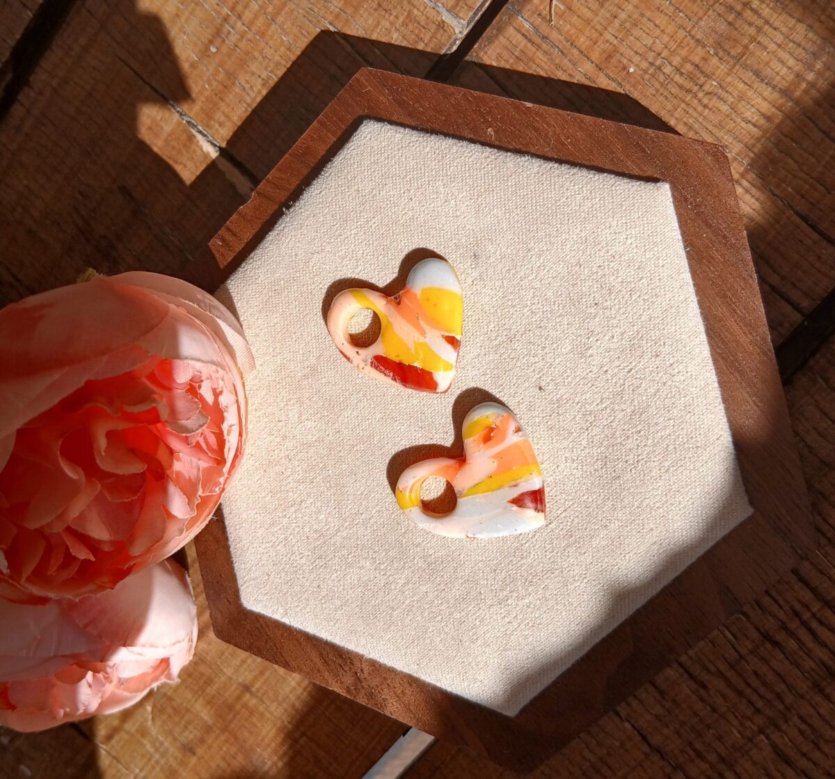 20260325_105230 Les Clarisses — Boucles d’oreilles cœur vibrant