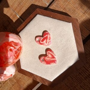 20260325_105249 Les Clarisses — Boucles d’oreilles cœur vibrant