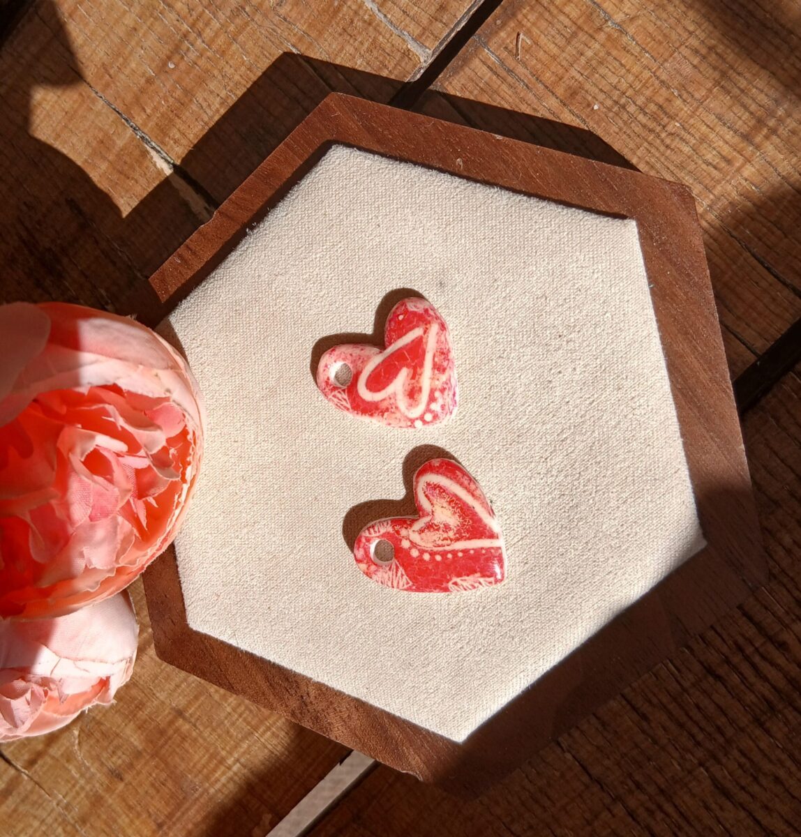 20260325_105249 Les Clarisses — Boucles d’oreilles cœur vibrant