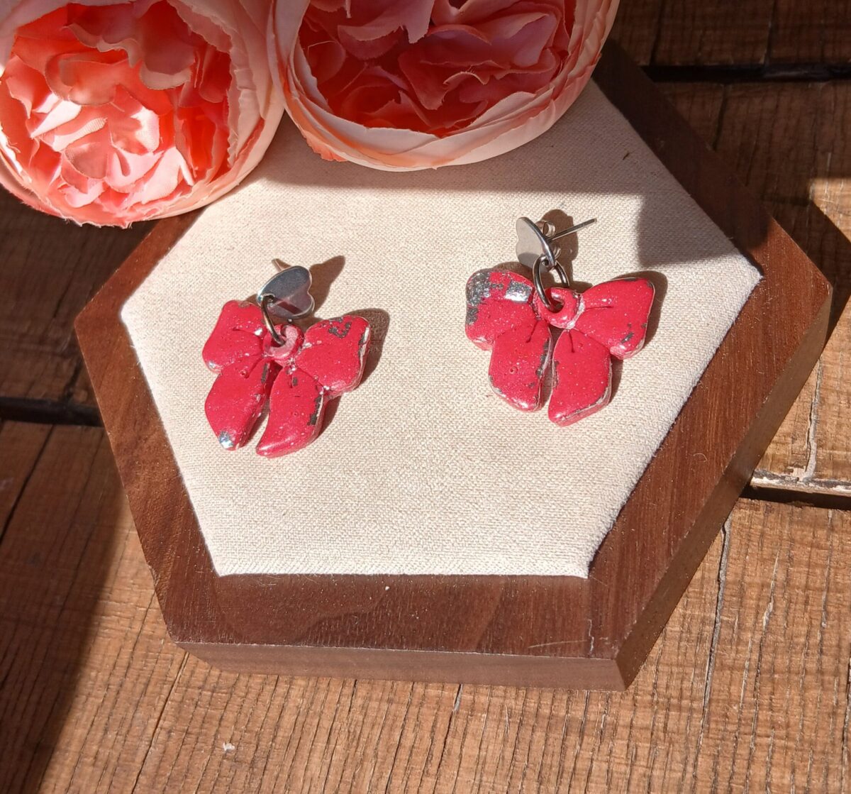 Les Claudines — Boucles d’oreilles nœud délicat