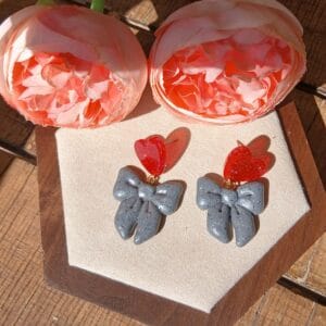 Les Claudines — Boucles d’oreilles nœud délicat