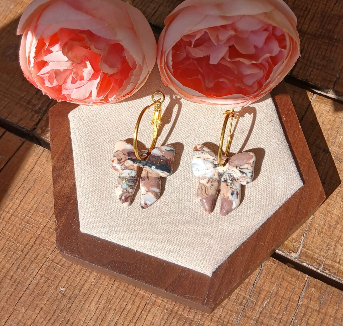 Les Claudines — Boucles d’oreilles nœud délicat