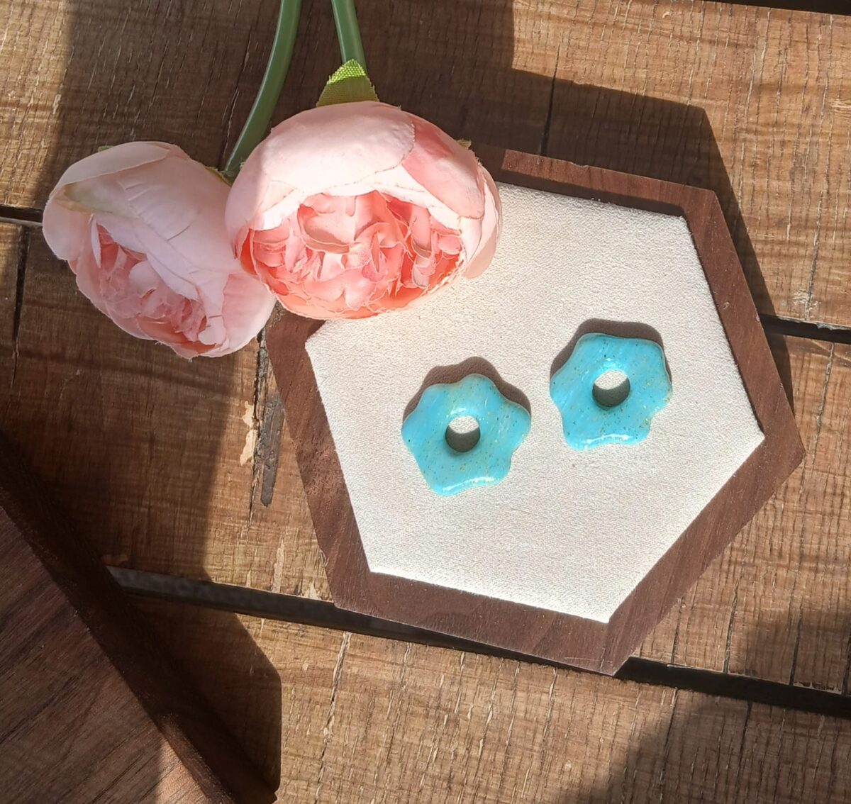 20260325_101520 Les Inès — Boucles d’oreilles audacieuses & solaires