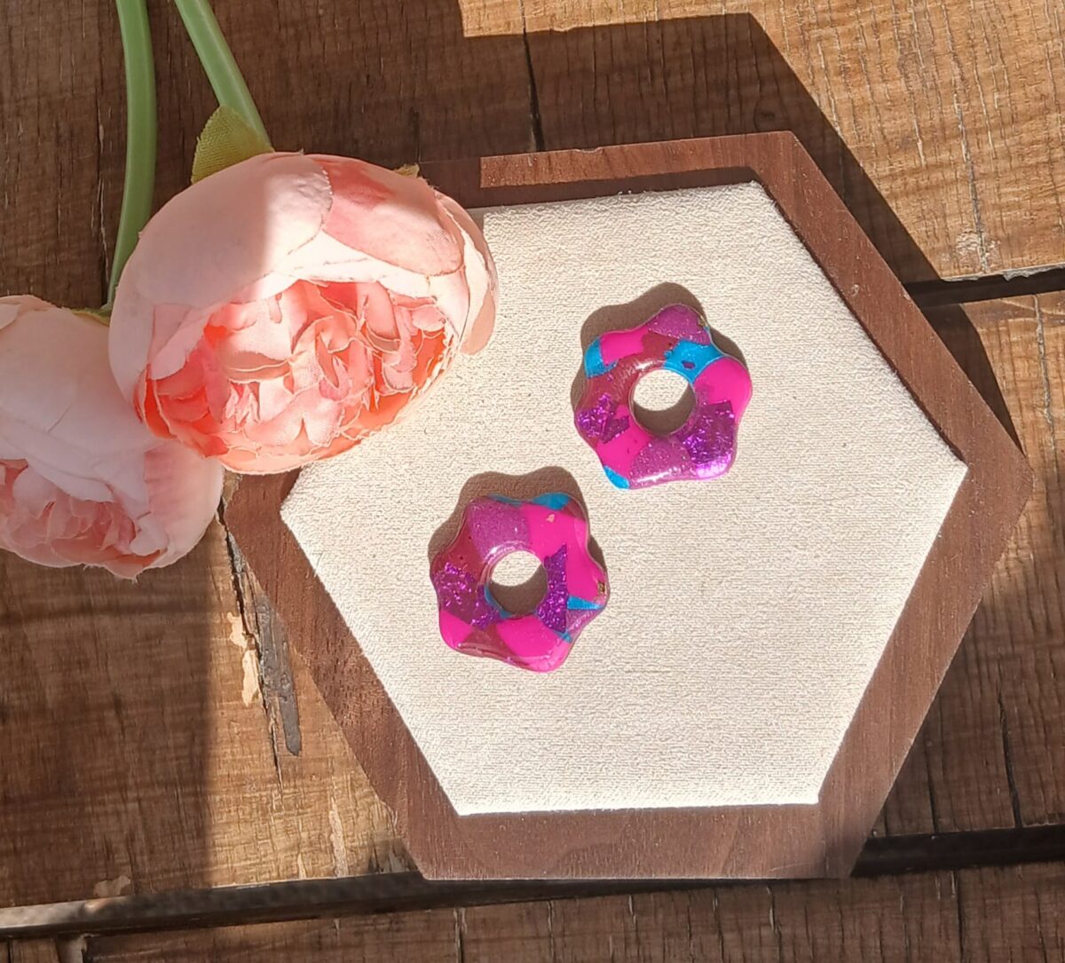 20260325_101654 Les Inès — Boucles d’oreilles audacieuses & solaires