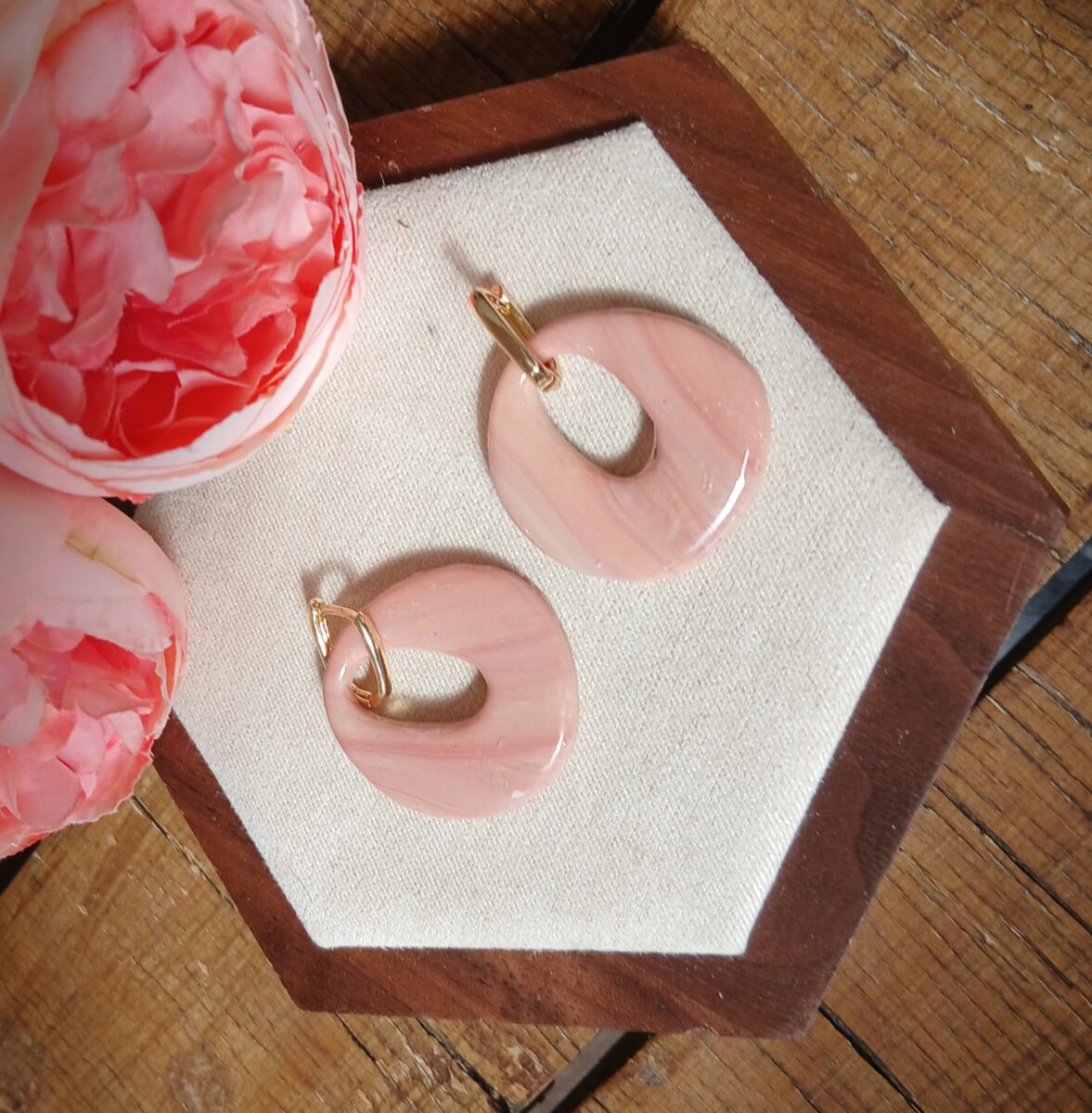 20260325_111858 Les Roxane — Boucles d’oreilles ronde et généreuse