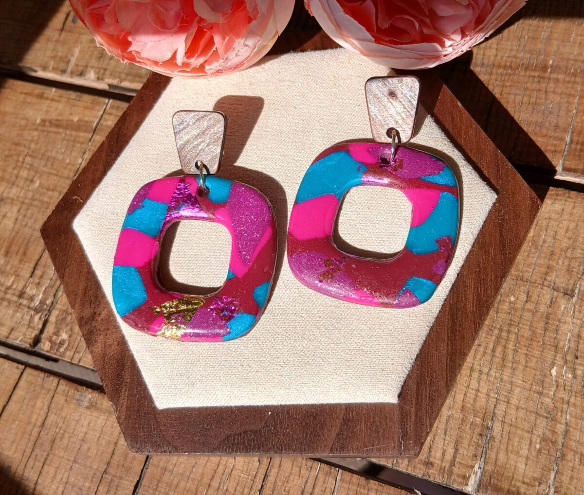 20260325_113153 Les Camélias— Une audace géométrique