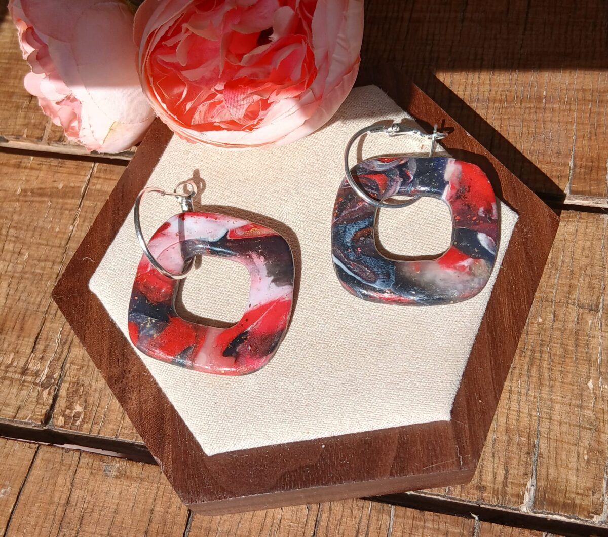 20260325_113402 Les Camélias— Une audace géométrique