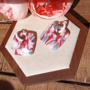 20260325_113923 Les Paulines — Boucles d’oreilles carrée