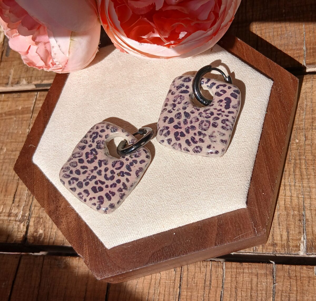 20260325_113943 Les Paulines — Boucles d’oreilles carrée