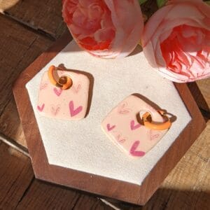 20260325_114246 Les Paulines — Boucles d’oreilles carrée