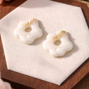 ChatGPT Image 25 mars 2026, 22_23_47 Les Inès — Boucles d’oreilles audacieuses & solaires