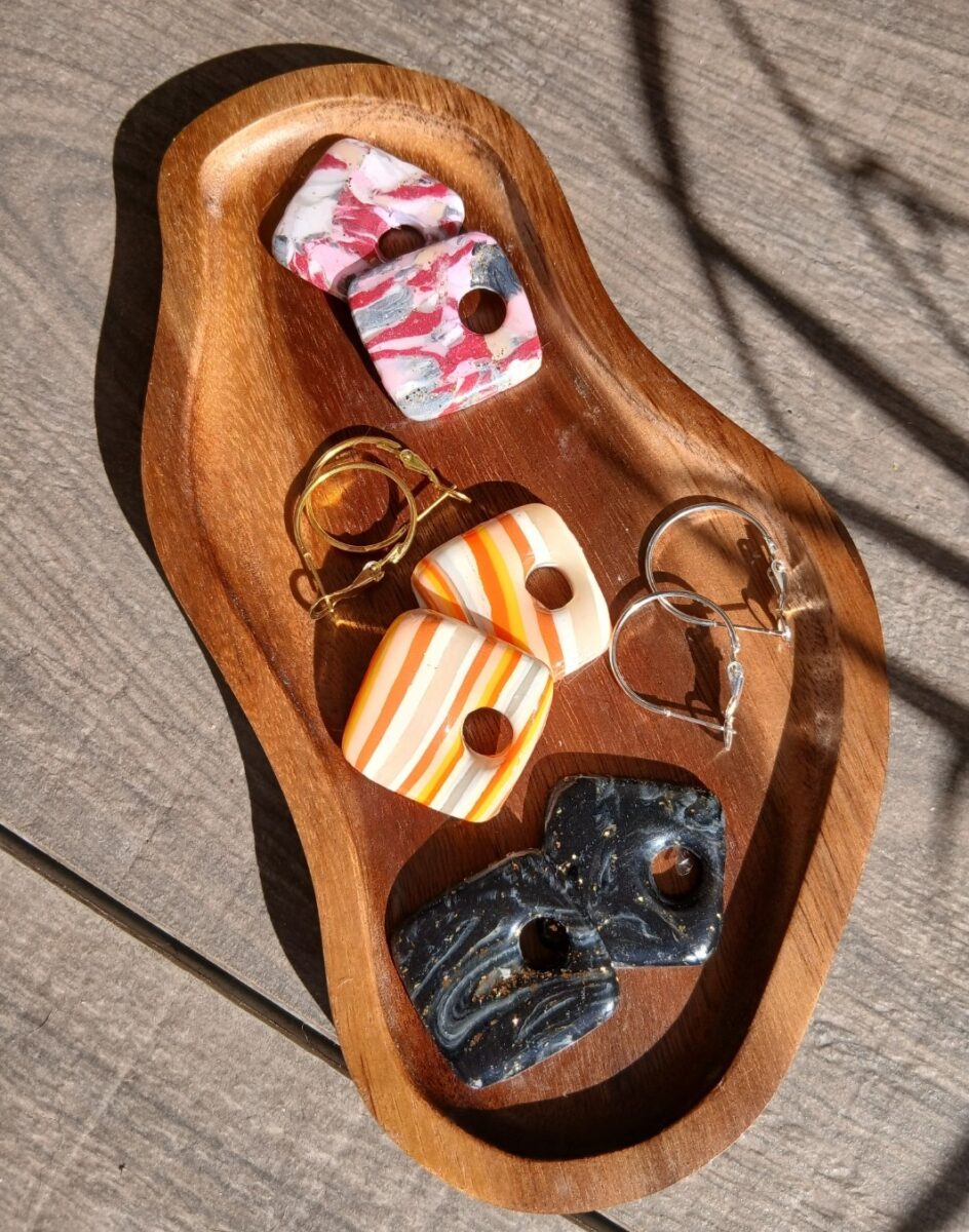 Screenshot_20260217_130505_Gallery Les Paulines — Boucles d’oreilles carrée