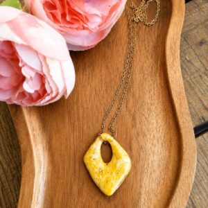 Les Laures - Collier losange qui à du caractère
