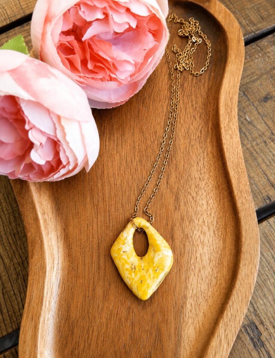 Les Laures - Collier losange qui à du caractère