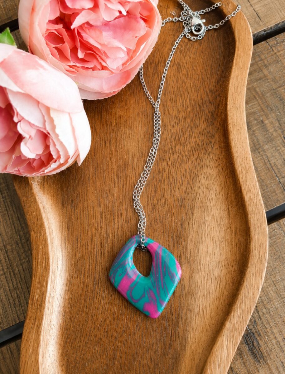 Les Laures - Collier losange qui à du caractère