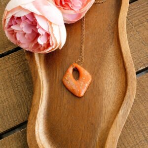Les Laures - Collier losange qui à du caractère